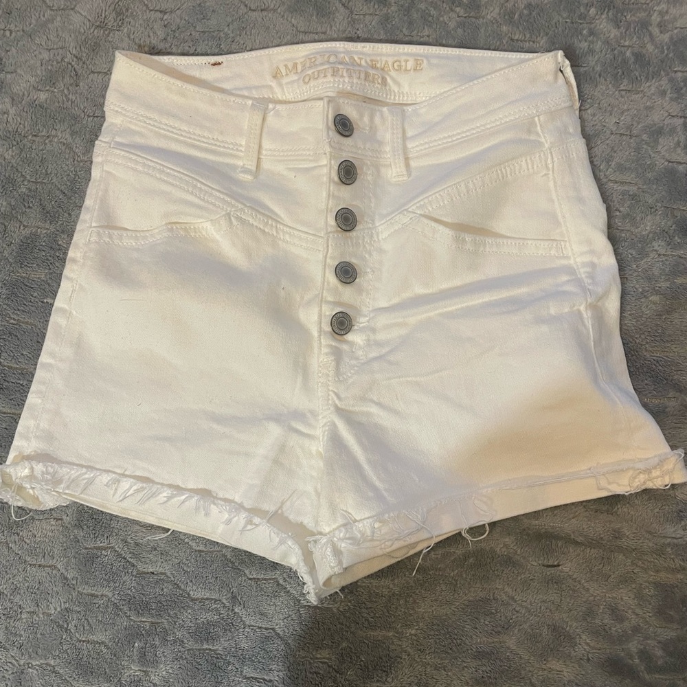 American Eagle White button shorts